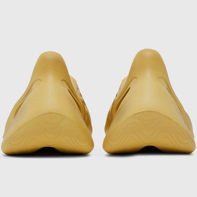 adidas YEEZY Foam Runner Desert Sand adidas YEEZY Foam Runner Desert Sand