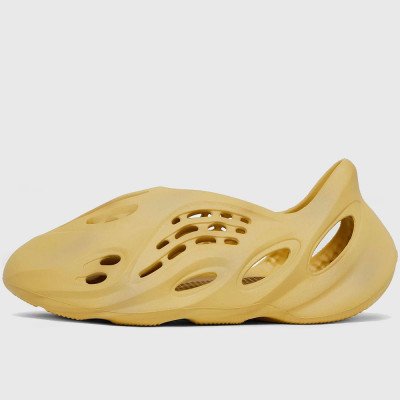 adidas YEEZY Foam Runner Desert Sand adidas YEEZY Foam Runner Desert Sand